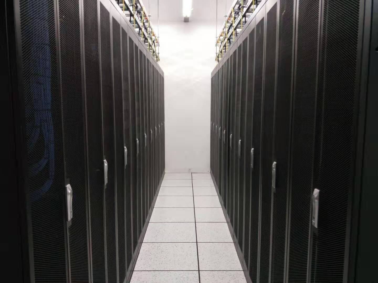 雅安IDC机柜促销季开启